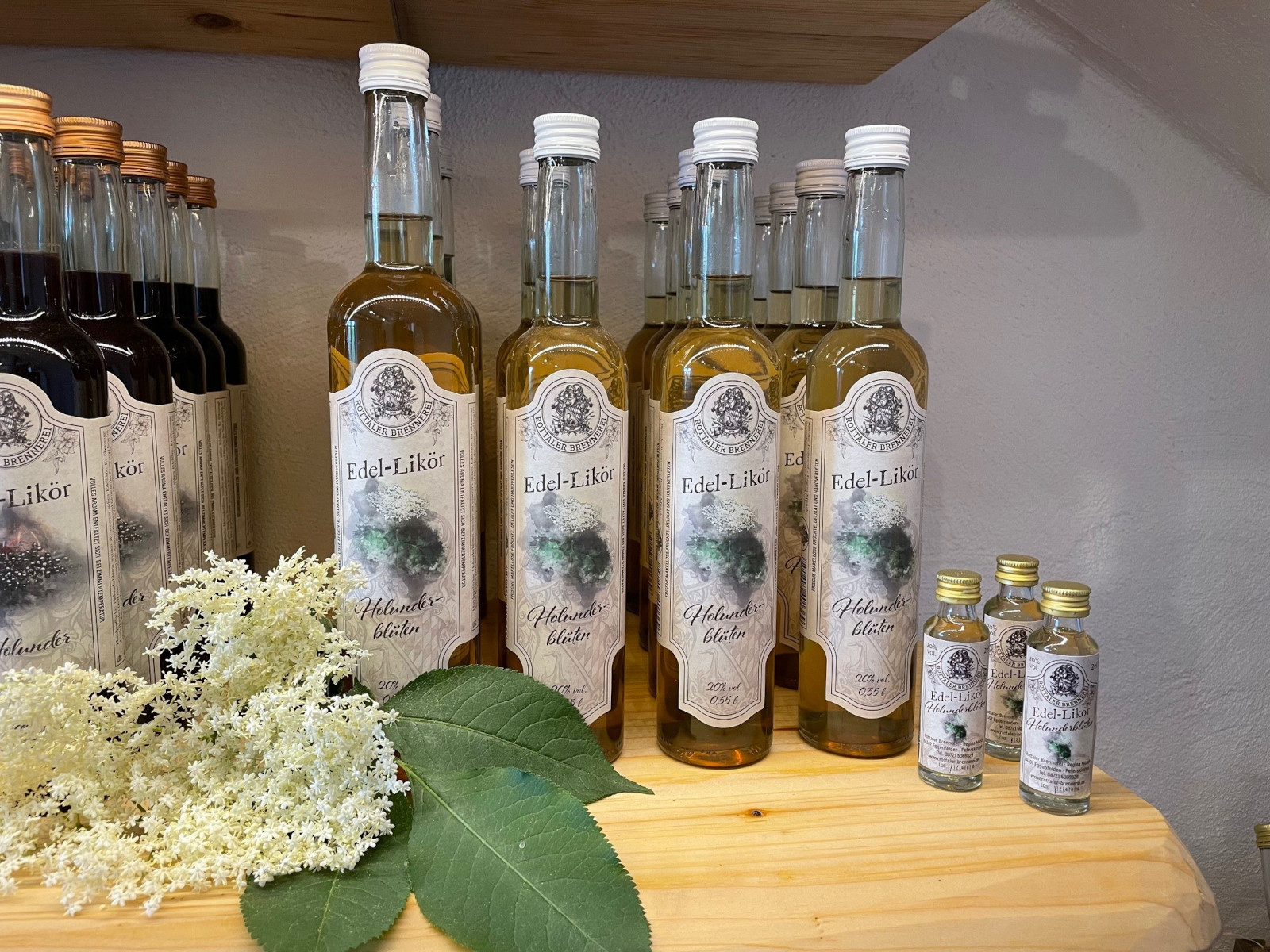 Rottaler Brennerei Peterskirchen_Holunderblüte und Likör