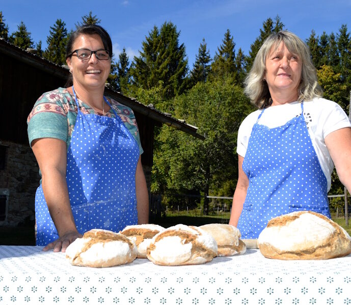 Brotbacken im Holzbackofen
